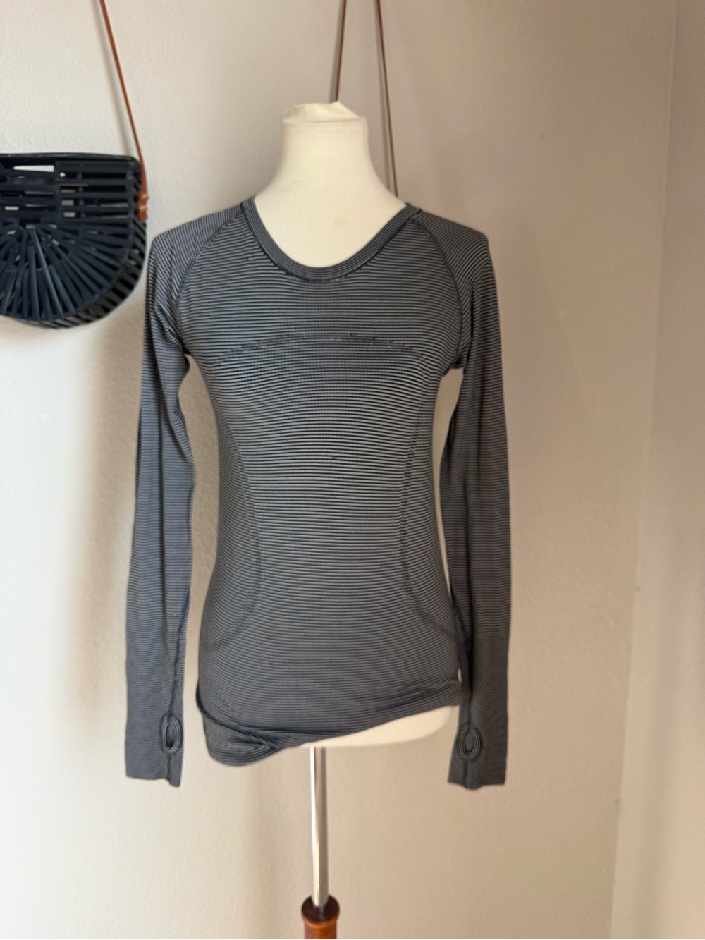 Lululemon Stripe Swiftly Long Sleeve Running Top, Size 8